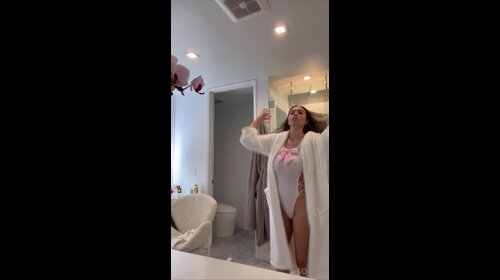sophie mudd porn leaked while in shower 6