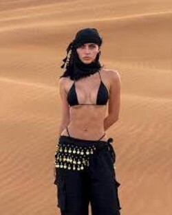 Lauren Hamden's Image