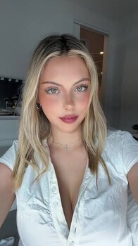 Mia Smith Εικόνα