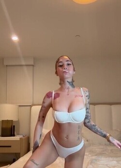 model-avatar