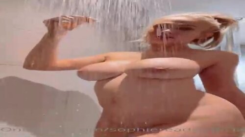 Porno redtube Blonde 👱‍♀️ shower in front of the camera