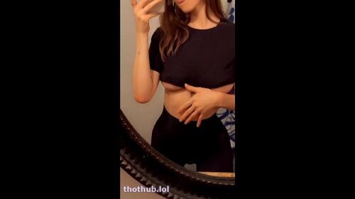Noemiexlili leaks her sexy boobs