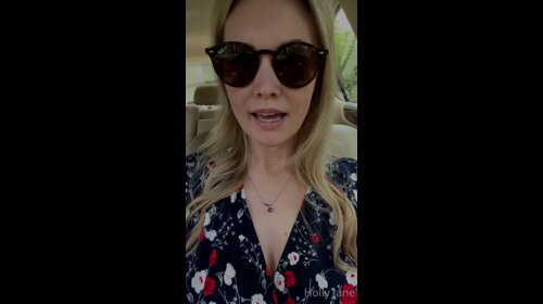 hollyjaneloves69 porn teasing in the car