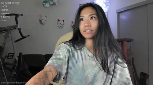 mayamochi flirts and masturbates on chaturbate