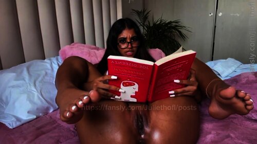 Juliethofl nude video reading and jerking off-181141
