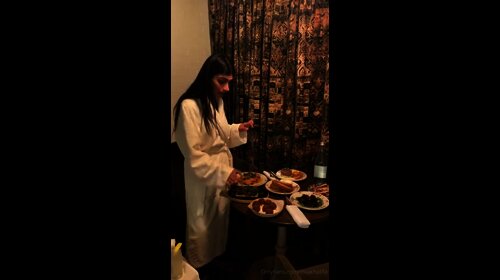 Mia Khalifa leaked Topless Dinner