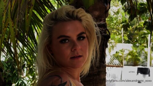 Motley Monroe nude aka Themotleymonroe public photo shoot