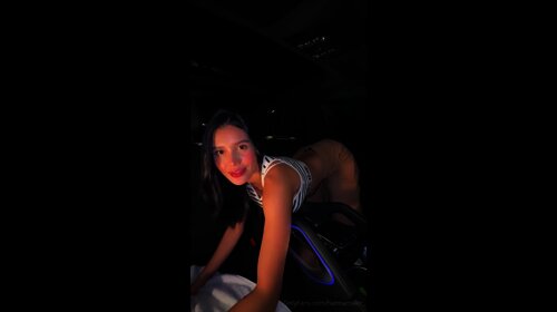Hanna Miller's Masturbates In Her Car
